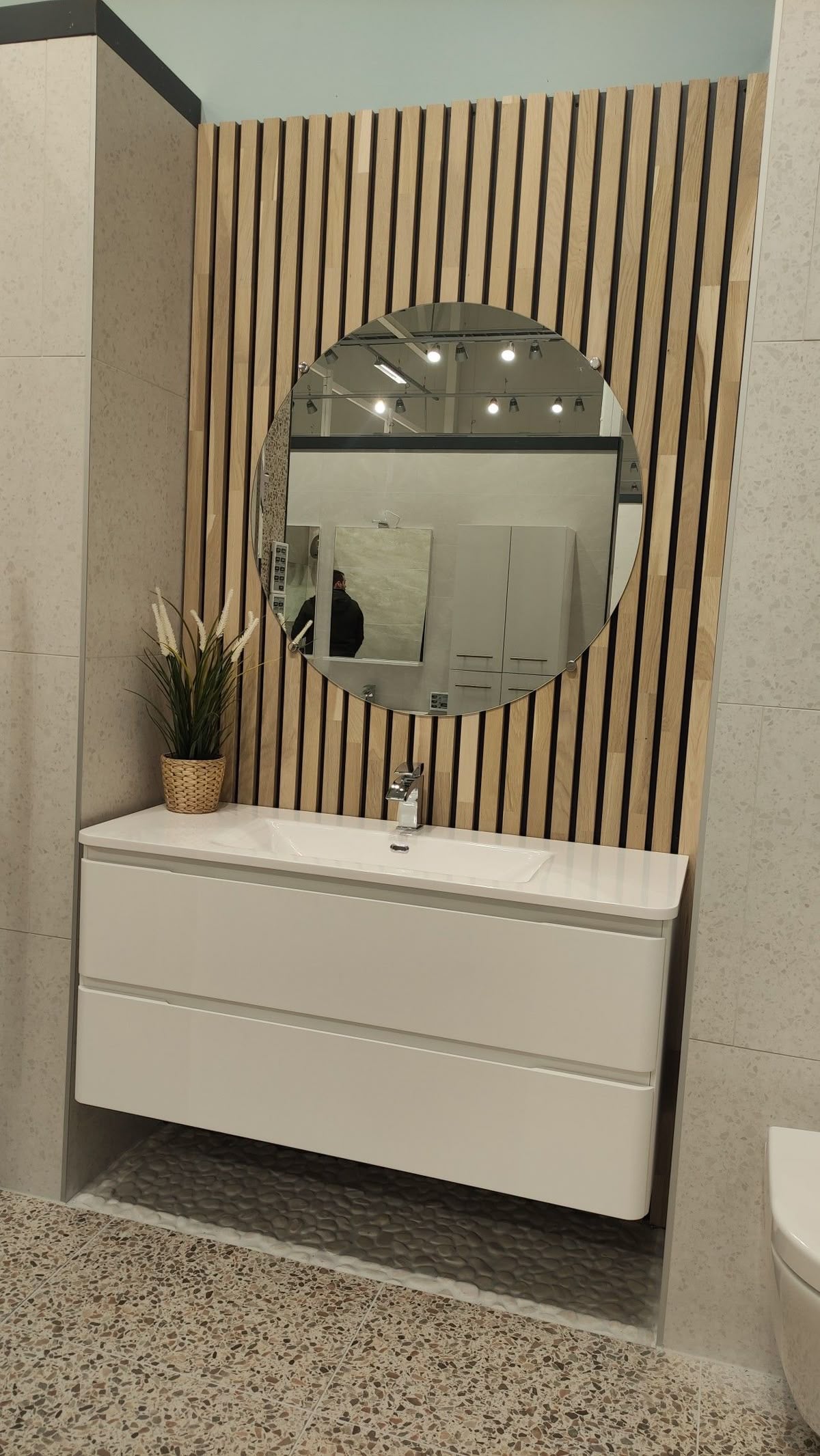 Bathroom - 1018